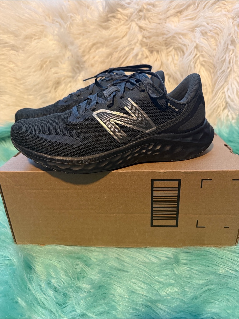NIB New Balance Women’s Black Athletic Running Shoes with Reflective 'N' size 10